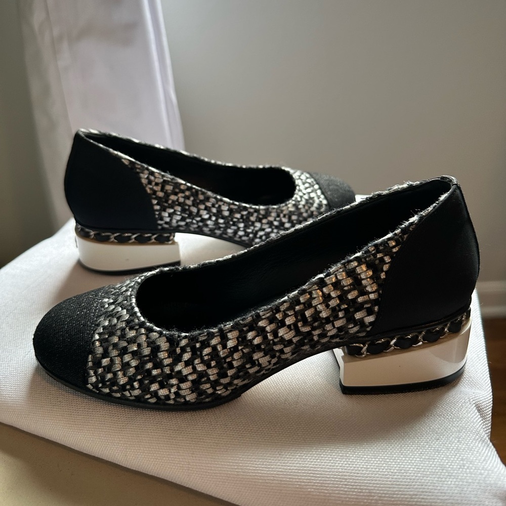 Chanel tweed block heel pumps - Picture 2 of 14